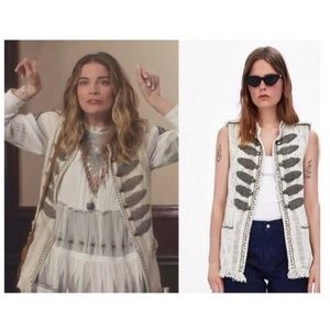 Zara
Shiny Waist­Coat with Em­broi­dered Beads